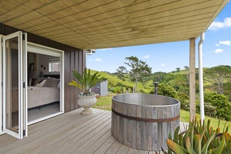 Photo of property in 1044 Awhitu Road, Pollok, Waiuku, 2683
