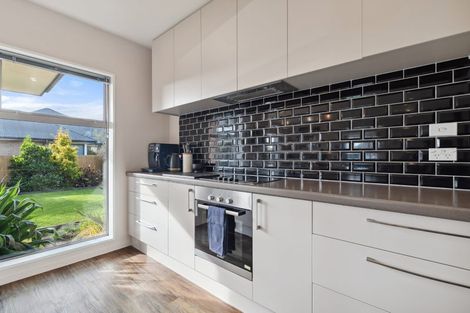 Photo of property in 6 Greenan Place, Doyleston, 7683