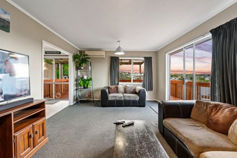 Photo of property in 11 Seakens Way, Glen Eden, Auckland, 0602