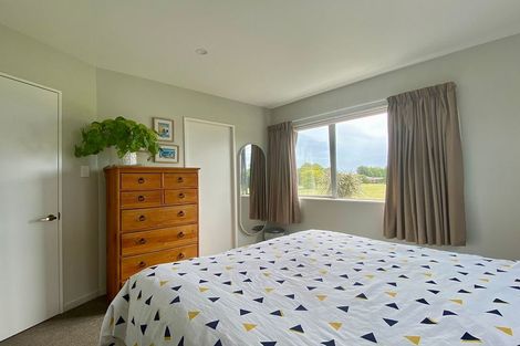 Photo of property in 38 Menin Gate Crescent, Broomfield, Christchurch, 8042