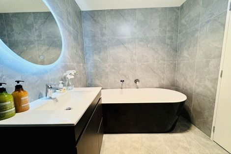 Photo of property in 2/31 Normandy Place, Henderson, Auckland, 0610