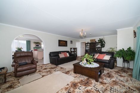Photo of property in 66 Hillcrest Drive, Kelvin Grove, Palmerston North, 4414