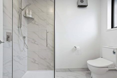 Photo of property in 19/10 Fathom Place, Te Atatu Peninsula, Auckland, 0610