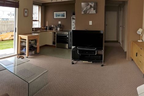 Photo of property in 102u1 Lyall Parade, Lyall Bay, Wellington, 6022