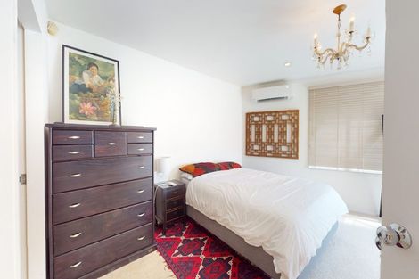 Photo of property in 79u2 Grafton Road, Roseneath, Wellington, 6011