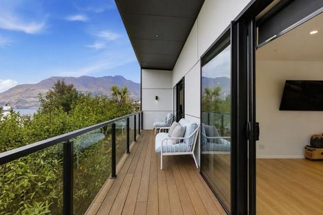 Photo of property in 5c Aspen Grove, Fernhill, Queenstown, 9300