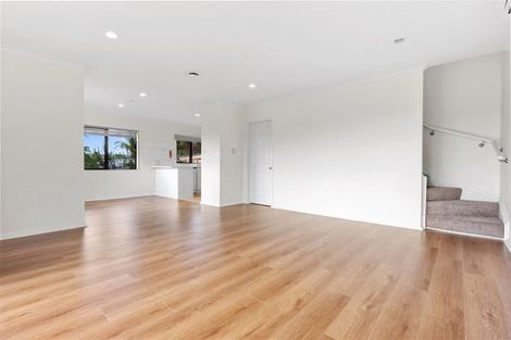 Photo of property in 27 Mt Lebanon Crescent, The Gardens, Auckland, 2105