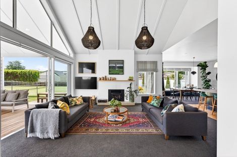 Photo of property in 27 Neeve Road, Taradale, Napier, 4112
