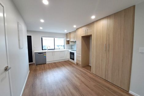 Photo of property in 2 Mikoikoi Crescent, Mangere Bridge, Auckland, 2022