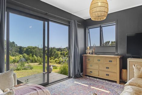 Photo of property in 70 Saxton Road, Upper Vogeltown, New Plymouth, 4371