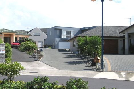 Photo of property in 9 Lupetti Rise, West Harbour, Auckland, 0618