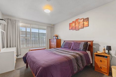Photo of property in 2/28 Prestons Road, Redwood, Christchurch, 8051
