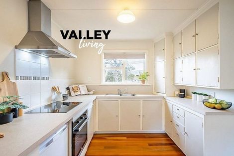 Photo of property in 10 James Grove, Stokes Valley, Lower Hutt, 5019