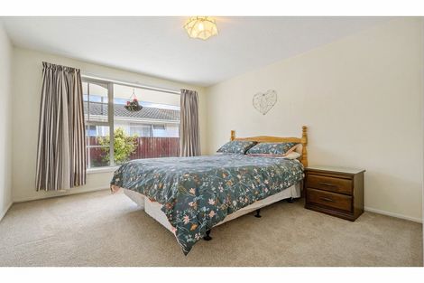 Photo of property in 2/203 Main North Road, Redwood, Christchurch, 8051