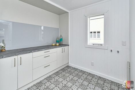 Photo of property in 1/24 Great South Road, Papakura, 2110