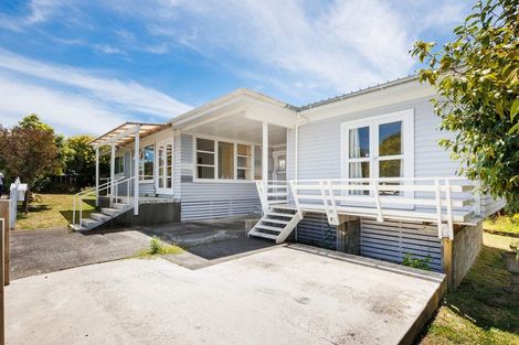 Photo of property in 2 Signal Street, Marton, 4710