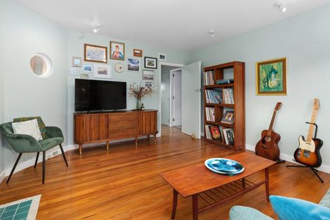 Photo of property in 70 Curtis Street, Northland, Wellington, 6012