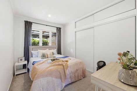 Photo of property in 2/135 Bucklands Beach Road, Bucklands Beach, Auckland, 2012