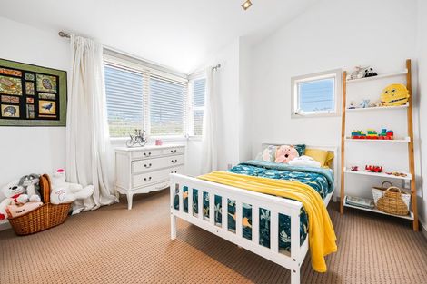 Photo of property in 2/2 Clifton Road, Hauraki, Auckland, 0622