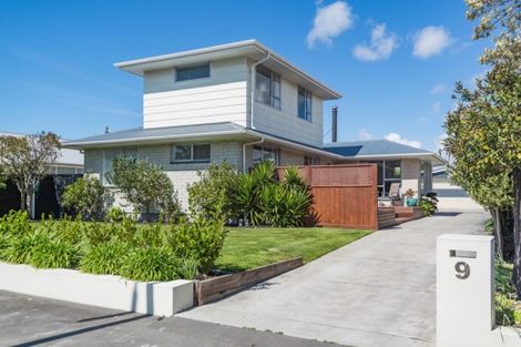 Photo of property in 9 Heathglen Avenue, Parklands, Christchurch, 8083