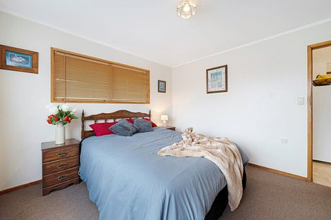 Photo of property in 1a/3 Divich Avenue, Te Atatu South, Auckland, 0610