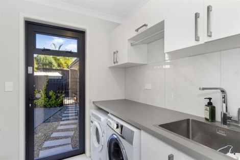 Photo of property in 33 Glenpark Crescent, Bethlehem, Tauranga, 3110