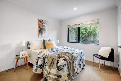 Photo of property in 16 Turnberry Drive, Wattle Downs, Auckland, 2103