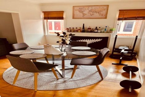 Photo of property in 32 Reid Road, New Lynn, Auckland, 0600