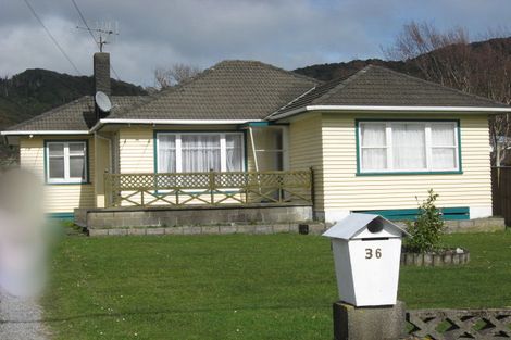 Photo of property in 36 Hinau Grove, Wainuiomata, Lower Hutt, 5014