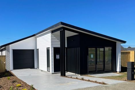 Photo of property in 1 Arohanui Road, Karaka, 2124