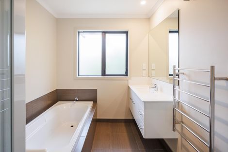 Photo of property in 8 Gibraltar Way, Fitzherbert, Palmerston North, 4410