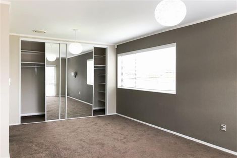 Photo of property in 22 Sturges Road, Henderson, Auckland, 0612