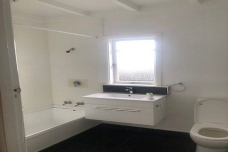 Photo of property in 3166 Great North Road, New Lynn, Auckland, 0600