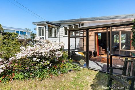 Photo of property in 29 Lucknow Terrace, Khandallah, Wellington, 6035