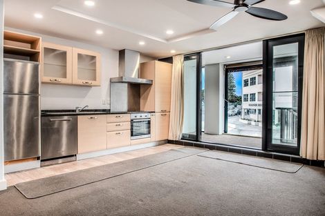 Photo of property in 4 Maunganui Road, Mount Maunganui, 3116