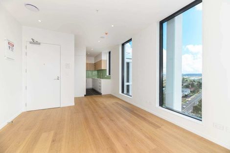 Photo of property in 1 Buscomb Avenue, Henderson, Auckland, 0610
