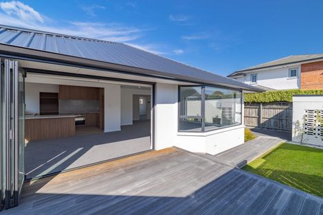 Photo of property in 33 Church Lane, Merivale, Christchurch, 8014