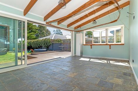 Photo of property in 280 Kahutia Street, Gisborne, 4010