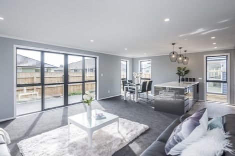 Photo of property in 10 Paioke Street, Waikanae, 5036