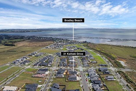 Photo of property in 31 Kaitiaki Drive, Clarks Beach, 2122