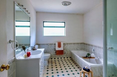 Photo of property in 2 Inverell Place, Waikanae, 5036