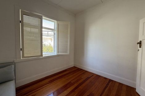 Photo of property in 6 Belle Vue Avenue, Northcote Point, Auckland, 0627