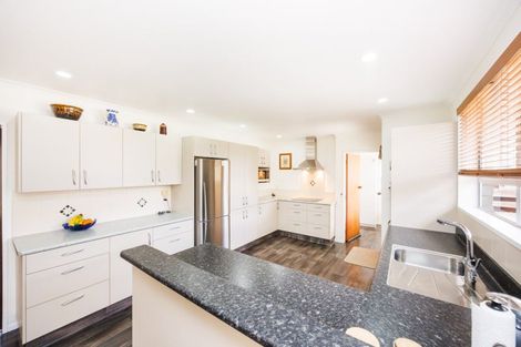 Photo of property in 28 Kennedy Avenue, Feilding, 4702