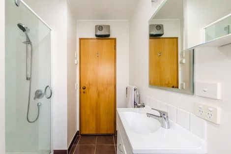 Photo of property in 1 Manu Grove, Waikanae, 5036