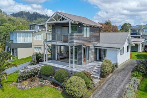 Photo of property in 107 Pohutukawa Crescent, Whangamata, 3620