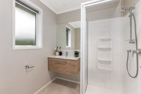 Photo of property in 33 Tradewinds Drive, Whitby, Porirua, 5024