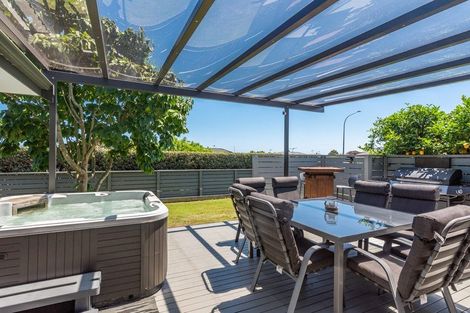 Photo of property in 125 Realm Drive, Paraparaumu, 5032