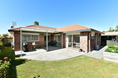 Photo of property in 110 Lakeside Drive, Orewa, 0931