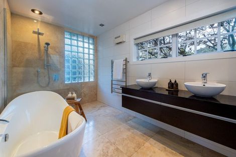 Photo of property in 147 Churchill Road, Rothesay Bay, Auckland, 0630