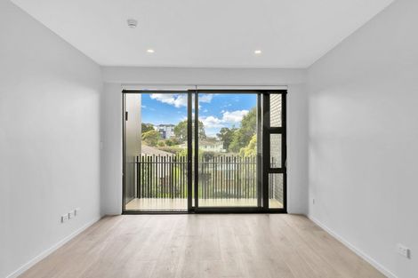 Photo of property in 25 Potter Avenue, Northcote, Auckland, 0627